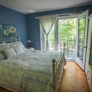 Deluxe Queen Room Balcony